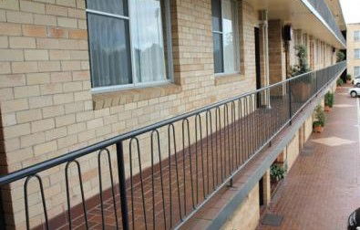 AZA Motel - Tourism Cairns 0