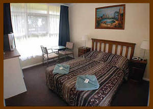 Southern Right Motor Inn - Tourism Cairns 1