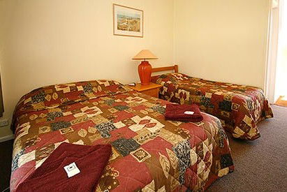 Southern Right Motor Inn - Tourism Cairns 4