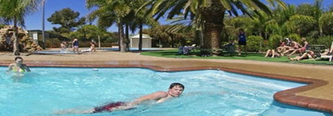 Macdonnell Range Holiday Park - Tourism Cairns 3