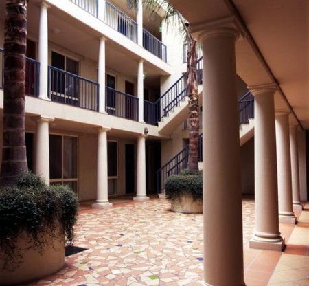 The Manor House - Tourism Cairns 3