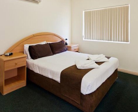 Alice On Todd - Tourism Cairns 1