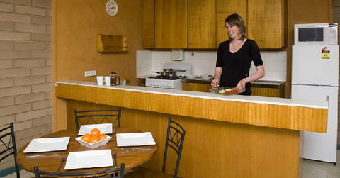 Hillsview Tourist Apartments - Tourism Cairns 3
