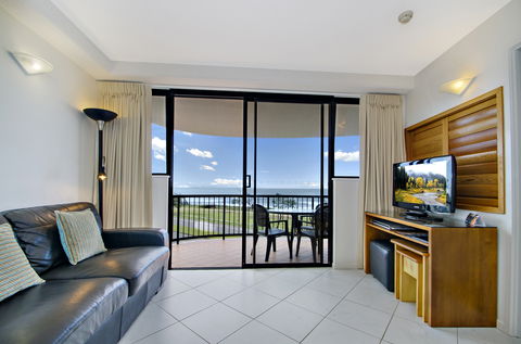 Ocean Boulevard - Tourism Cairns 8