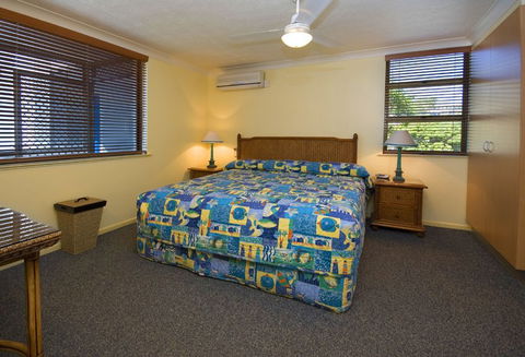 Headland Tropicana - Tourism Cairns 4