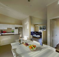 Middle Rock Holiday Resort - Tourism Cairns