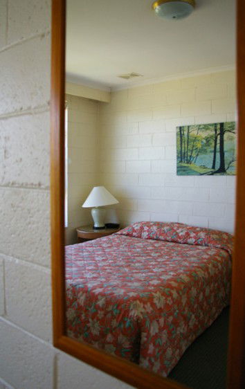 Mulgrave Court Motor Inn - Tourism Cairns 1