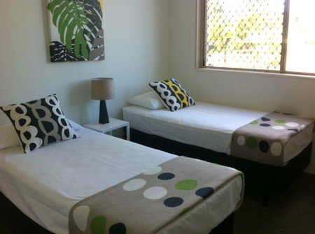 Miami Beachside Apartments - Tourism Cairns 1