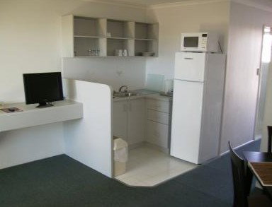 Reef Adventureland Motor Inn - Tourism Cairns 1