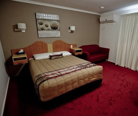 Centrepoint Motor Inn - Tourism Cairns 4