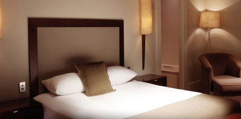 Hotel Lindrum - Tourism Cairns 2