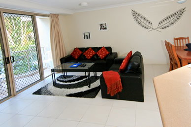 Miami Beachside Apartments - Tourism Cairns 7