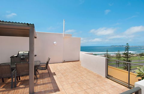 Meridian Alex Beach - Tourism Cairns 3