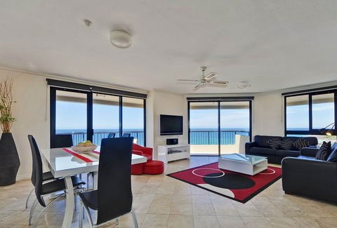 Clubb Coolum Beach - Tourism Cairns 2