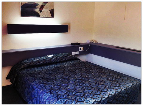 Emerald Meteor Motel - Tourism Cairns 0