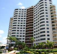 Meriton Apartments - Tourism Cairns