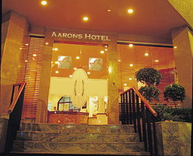 Aarons Hotel - Tourism Cairns 0