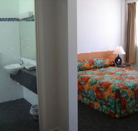 Baileys Hotel Motel - Tourism Cairns