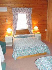 Blinman Hotel - Tourism Cairns 0