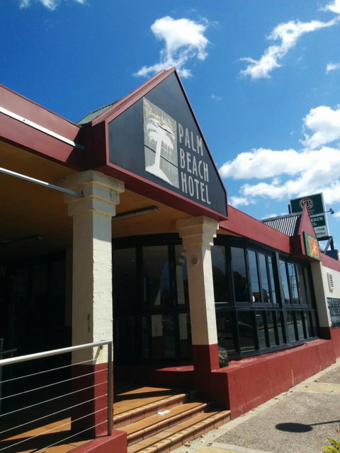 Palm Beach Hotel - Tourism Cairns 0