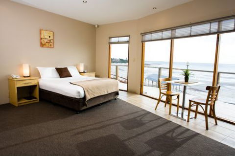 Seagate Moonta Bay - Tourism Cairns 0