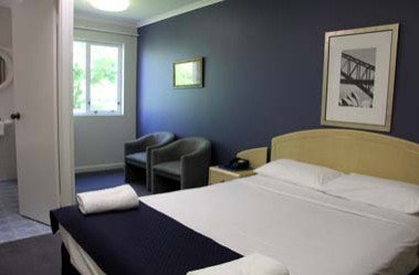 Greenwich Inn - Tourism Cairns 0