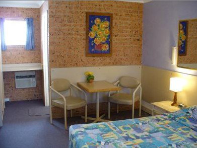 Huskisson Beach Motel - Tourism Cairns 2