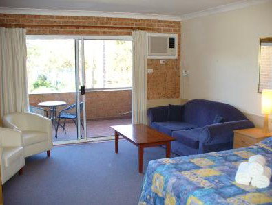 Huskisson Beach Motel - Tourism Cairns 3