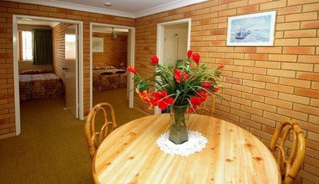 Beachlander Holiday Apartments - Tourism Cairns 0