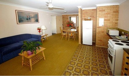 Beachlander Holiday Apartments - Tourism Cairns 1