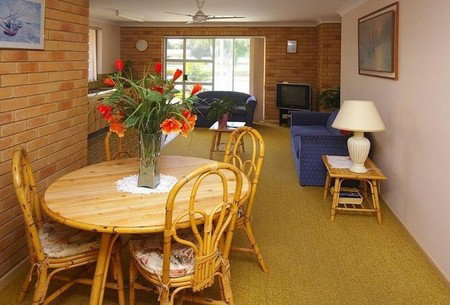 Beachlander Holiday Apartments - Tourism Cairns 2