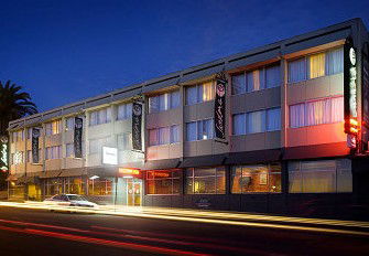 Sandors On The Park - Tourism Cairns 0