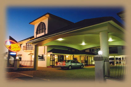 Villa Capri Rockhampton - Tourism Cairns 0