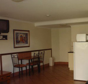 Glenmore Hotel Motel - Tourism Cairns 3