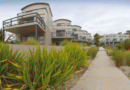 Corrigans Cove Apartments - Tourism Cairns 0