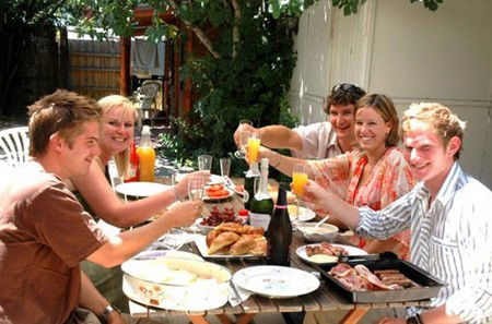 Lords Lodge Backpackers - Tourism Cairns 1