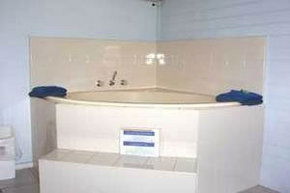 Sunraysia Motel And Holiday Apartments - Tourism Cairns 5