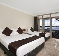 Waters Edge Country Comfort - Tourism Cairns