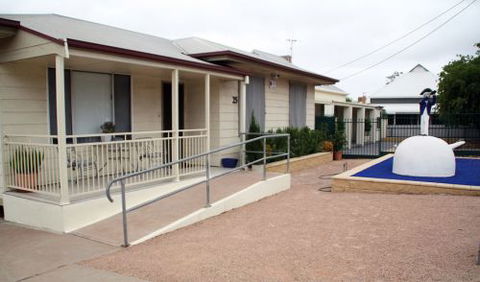 Executive Holiday Rental - Tourism Cairns 0