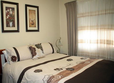 Executive Holiday Rental - Tourism Cairns 1