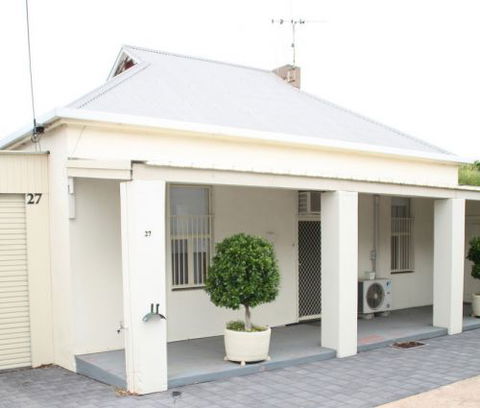 Executive Holiday Rental - Tourism Cairns 3