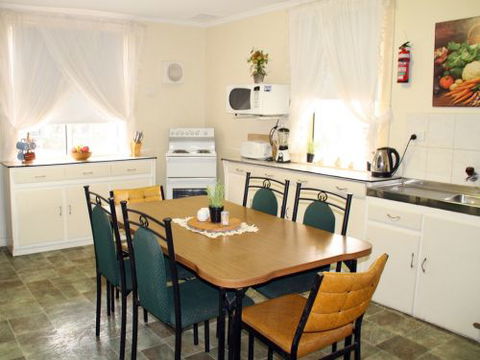 Executive Holiday Rental - Tourism Cairns 4