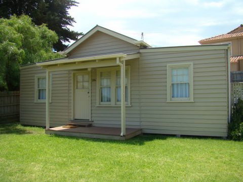 George Cottage - Tourism Cairns 0