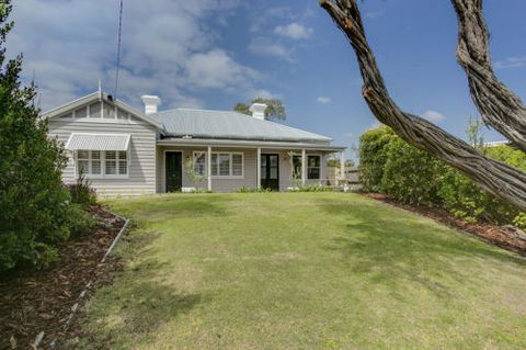 Blakiston House - Tourism Cairns 1
