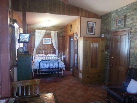 Eagle Foundry B & B - Tourism Cairns 4