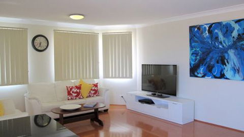Short-Term Apartment Rentals - Tourism Cairns 1