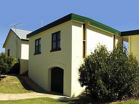 Beachport Holiday Units - Tourism Cairns 0