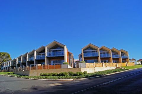 Seine Bay Apartments - Tourism Cairns 0