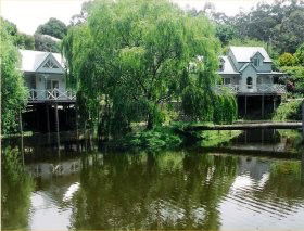 Paradise Gardens Cottages & Bed And Breakfast - Tourism Cairns 0
