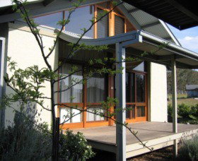 Toms Folly At The Vintage - Tourism Cairns 0